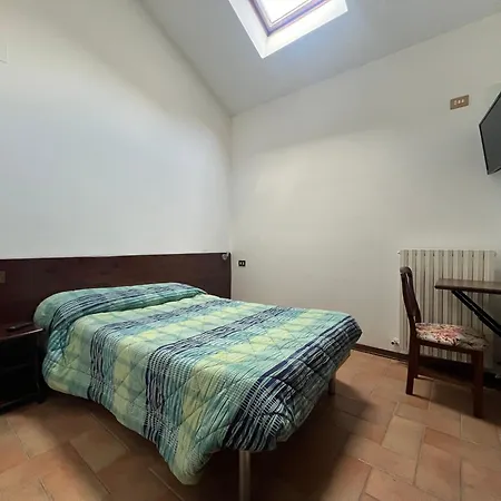 Guerrin Meschino מלון מונטמונקו